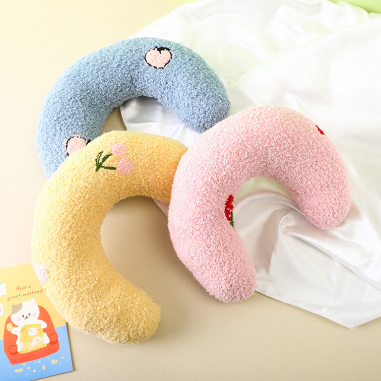 Dog and cat deep sleep pillow U-shaped cervical protection cat toy soft and comfortable pillow pet supplies